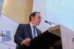 JEB1145-DeNoiseAI-low-light